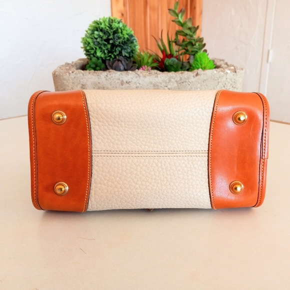 Dooney & Bourke Bonita Creme Brule Bone Carpet Bag 1990's - Picture 6 of 11